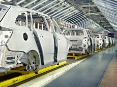 specialist cleans to assembly lines